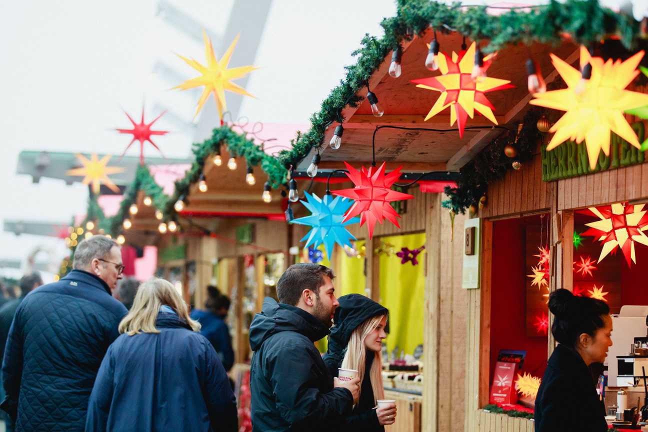 12 Festive Things to Do in Vancouver Tested by Local Experts