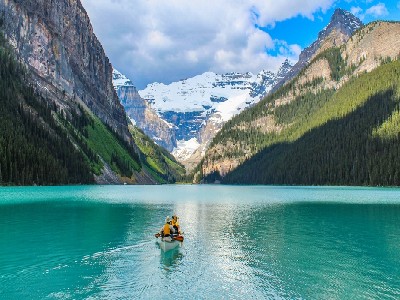 embrace-the-splendor-of-the-canadian-rockies
