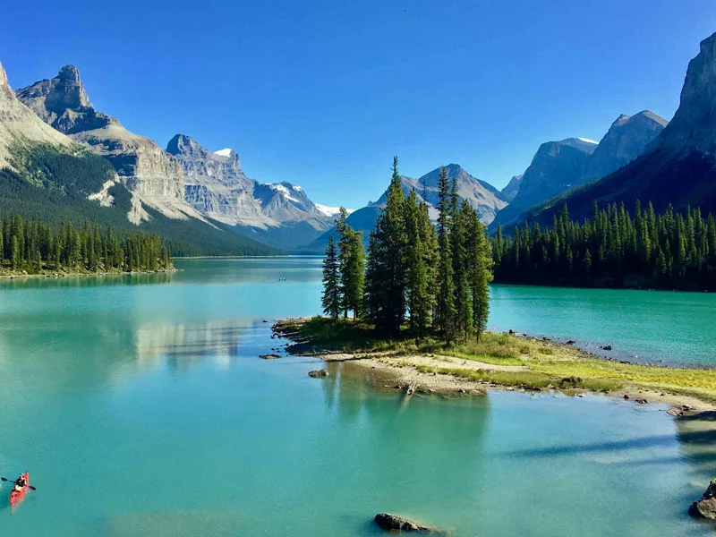 Luxury Lodges & Resorts of the Canadian Rockies Road Trip | Maligne Lake Jasper